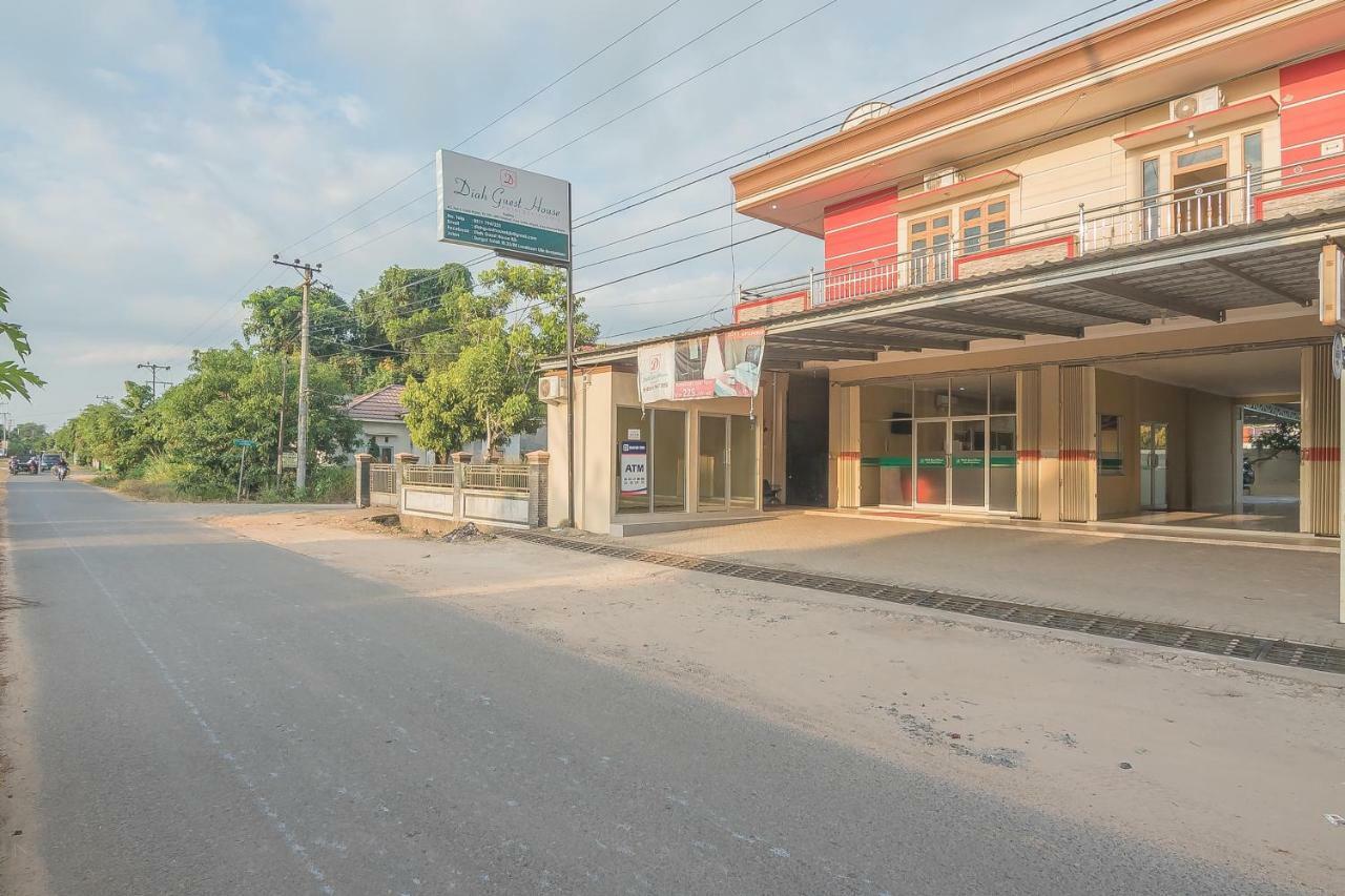 เรดดอร์ซ พลัส เนียร์ ชัมซูดิน นูร์ แอร์พอร์ต 3 Hotel Banjarbaru ภายนอก รูปภาพ